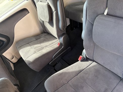 Used 2013 Dodge Grand Caravan SE image 31