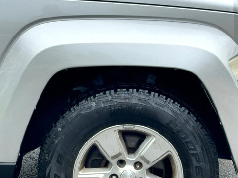 Used 2009 Jeep Liberty Sport w/ Popular Equipment Group image 10