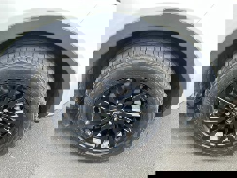 Used 2019 Land Rover Discovery Sport HSE image 11