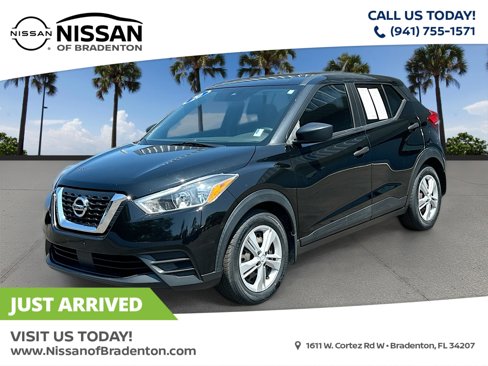 Used 2020 Nissan Kicks S image 1