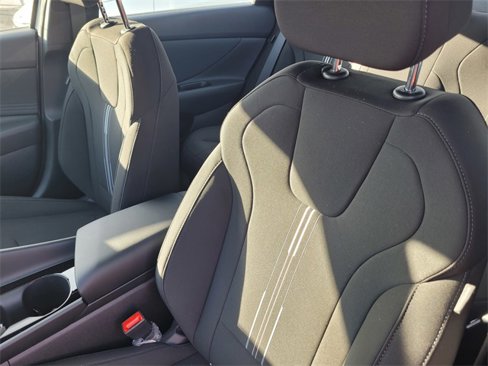 New 2025 Hyundai Elantra SEL image 13