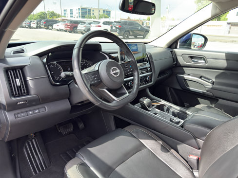 Used 2022 Nissan Pathfinder SL image 14