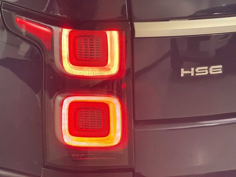 Used 2019 Land Rover Range Rover HSE image 13