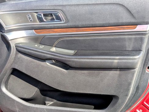 Used 2016 Ford Explorer Limited image 35
