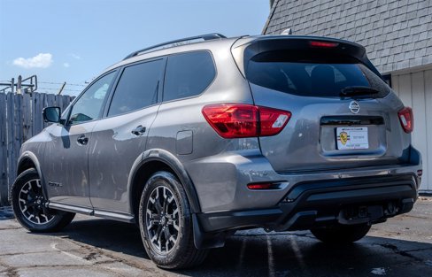Used 2019 Nissan Pathfinder SL image 3