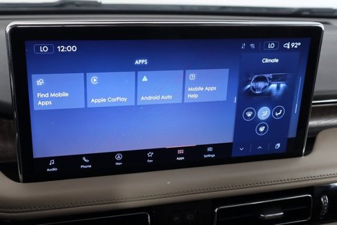 Used 2022 Lincoln Nautilus Reserve w/ Luxury Package image 28