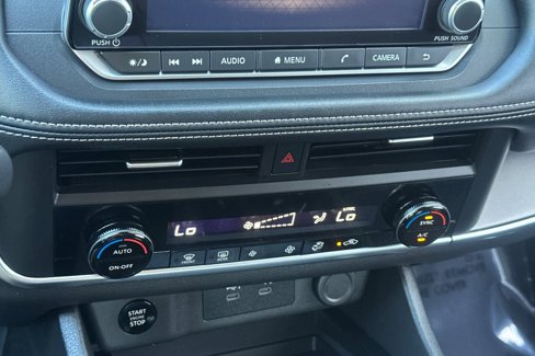 Used 2024 Nissan Rogue SV image 23