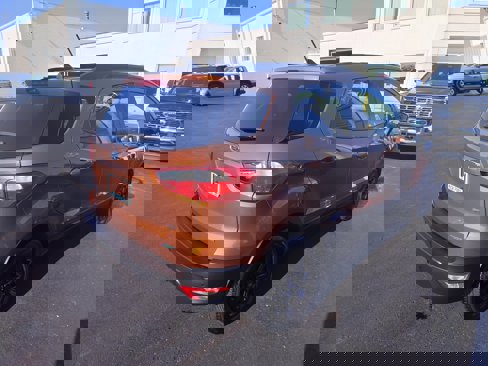 Used 2020 Ford EcoSport SE image 5