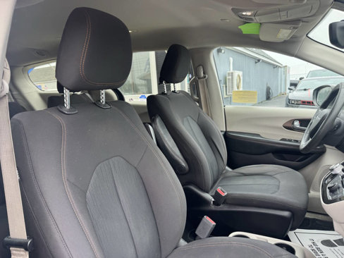 Used 2017 Chrysler Pacifica LX w/ Tire & Wheel Group image 29