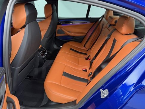 Used 2023 BMW M5 image 4