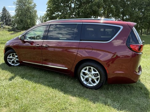 Used 2020 Chrysler Pacifica Limited image 5