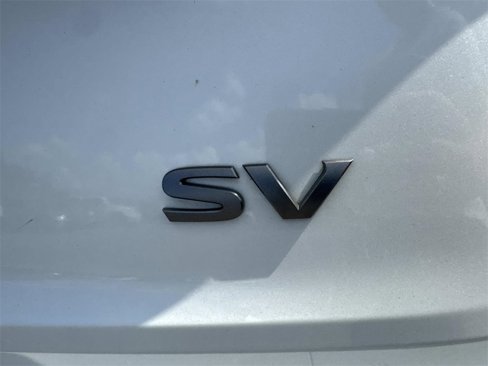 Used 2024 Nissan Rogue SV image 10