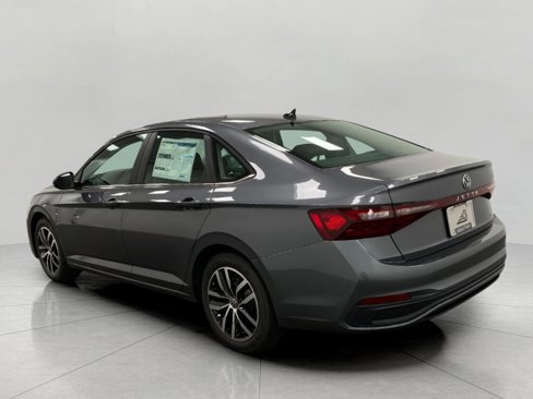 New 2025 Volkswagen Jetta SE image 6