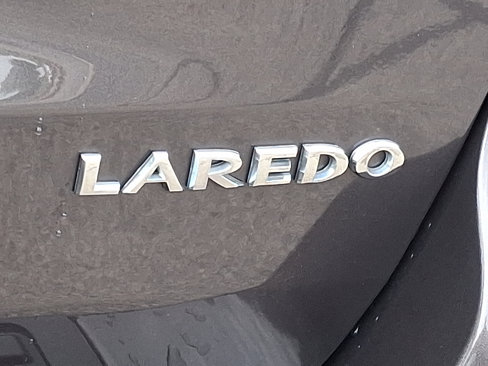 Certified 2021 Jeep Grand Cherokee Laredo w/ Security & Convenience Group image 31