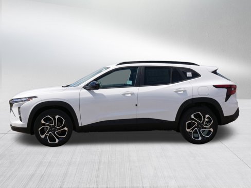 New 2025 Chevrolet Trax RS w/ Sunroof Package image 2