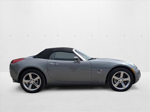 Used 2007 Pontiac Solstice Convertible w/ Premium Package image 4