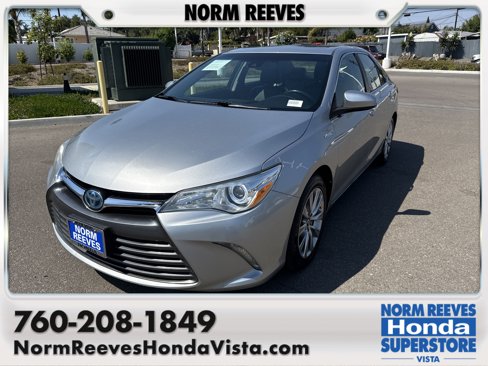 Used 2016 Toyota Camry LE image 1