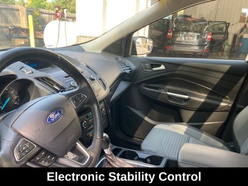 Used 2017 Ford Escape SE w/ SE Sport Appearance Package image 15