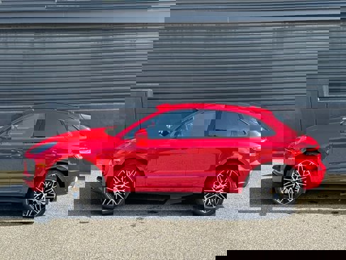 Certified 2025 Porsche Macan image 7