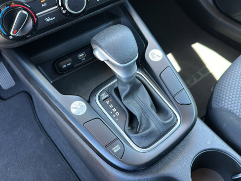 Used 2023 Kia Soul LX w/ LX Technology Package image 16