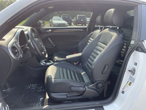 Used 2014 Volkswagen Beetle TDI image 22