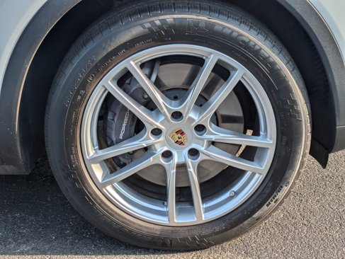 Used 2023 Porsche Cayenne image 24