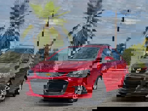 Used 2019 Chevrolet Sonic LT w/ Convenience Package image 1