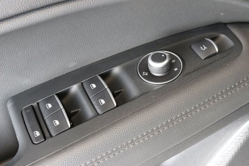 Used 2018 Alfa Romeo Stelvio AWD image 15