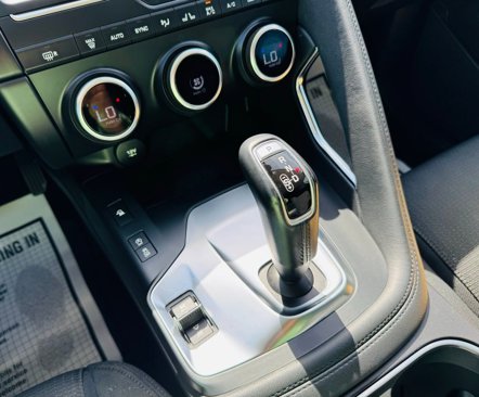 Used 2019 Jaguar E-PACE image 18