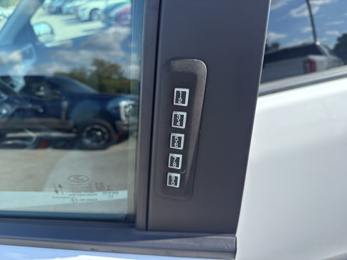 Used 2022 Ford Maverick XLT image 17