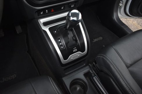 Used 2015 Jeep Compass High Altitude image 32