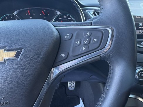 Used 2017 Chevrolet Malibu LT image 32