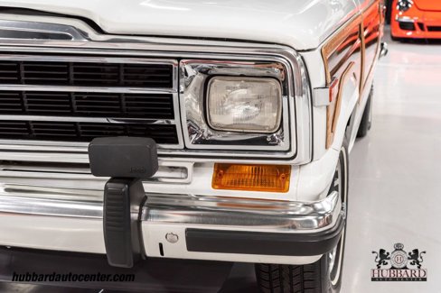 Used 1991 Jeep Grand Wagoneer image 28