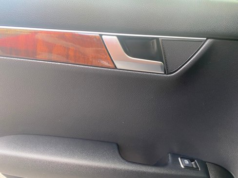 Used 2012 Mercedes-Benz C 300 Sport image 18