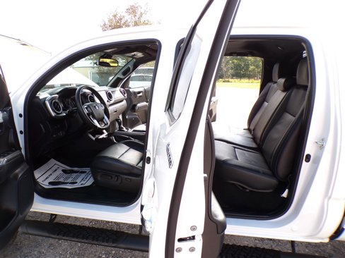 Used 2022 Toyota Tacoma Limited image 20