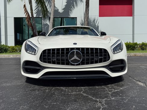 Used 2018 Mercedes-Benz AMG GT Roadster image 4