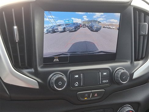 Used 2023 GMC Terrain SLT image 17