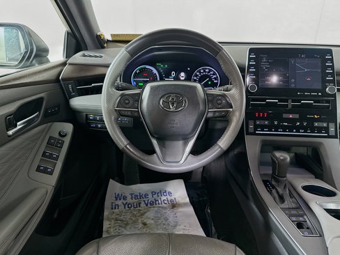 Used 2019 Toyota Avalon Limited image 22