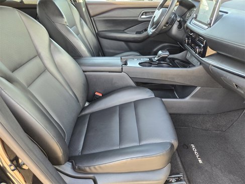 Used 2021 Nissan Rogue SV w/ Premium Package image 12