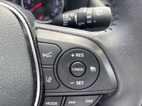 Used 2021 Toyota RAV4 XLE image 28