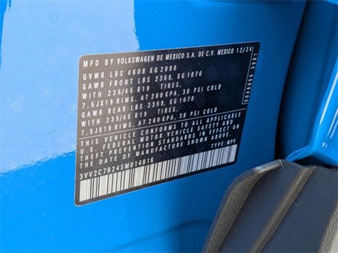 New 2025 Volkswagen Taos SE image 31