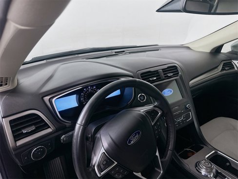 Used 2020 Ford Fusion SE w/ Equipment Group 151A image 9