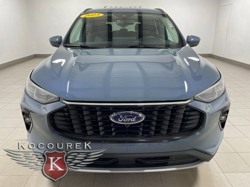 Used 2023 Ford Escape Platinum w/ Premium Technology Package image 2