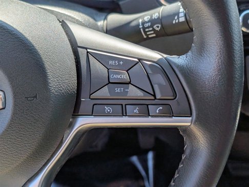 Used 2018 Nissan Rogue SV image 22