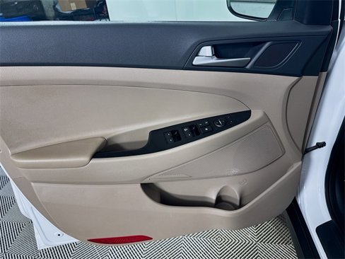 Used 2019 Hyundai Tucson SE image 19