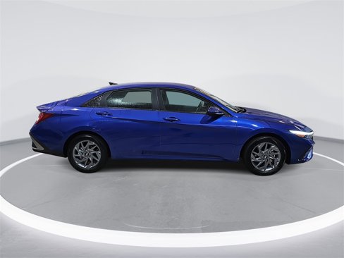 New 2025 Hyundai Elantra Blue image 4