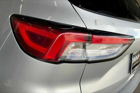 Certified 2020 Ford Escape SE image 27