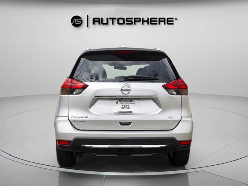 Used 2017 Nissan Rogue SV w/ SV Premium Package image 8