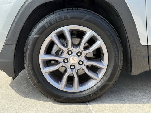 Used 2024 GMC Terrain SLT image 12