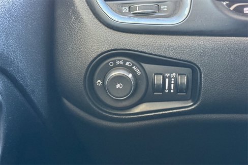 Used 2022 Jeep Renegade Latitude image 37